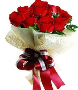 11 kırmızı gülden buket çiçeği Ankara çiçek satışı